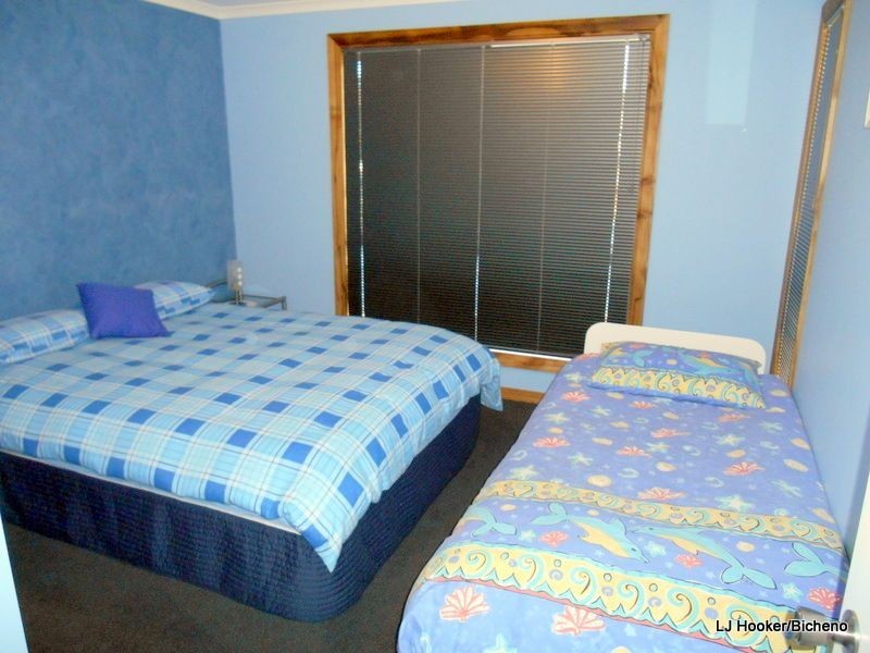 42 Hazards View Drive, Coles Bay TAS 7215