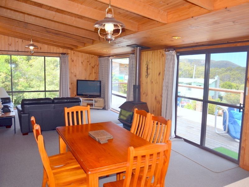 2 Florence Street, Coles Bay TAS 7215