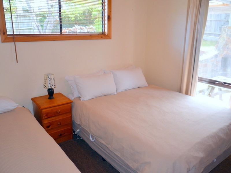 2 Florence Street, Coles Bay TAS 7215