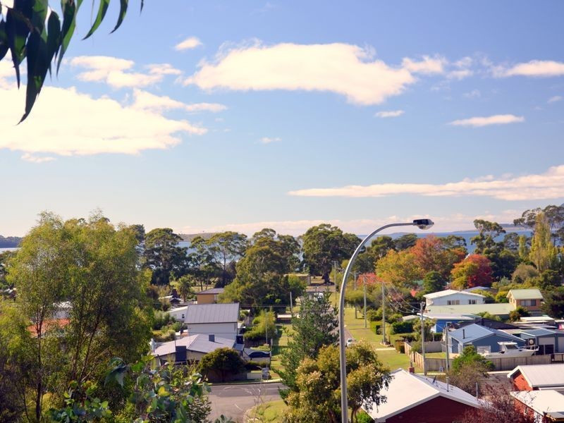 4 Wattle Grove, Orford TAS 7190