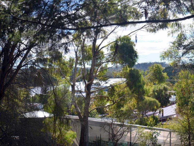 4 Wattle Grove, Orford TAS 7190