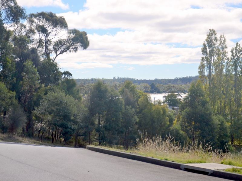 4 Wattle Grove, Orford TAS 7190