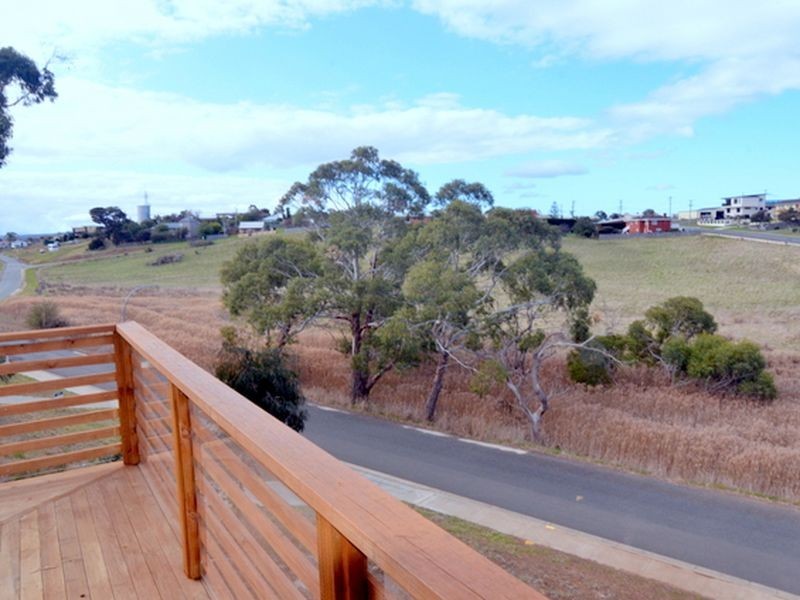 14 River Street, Swansea TAS 7190