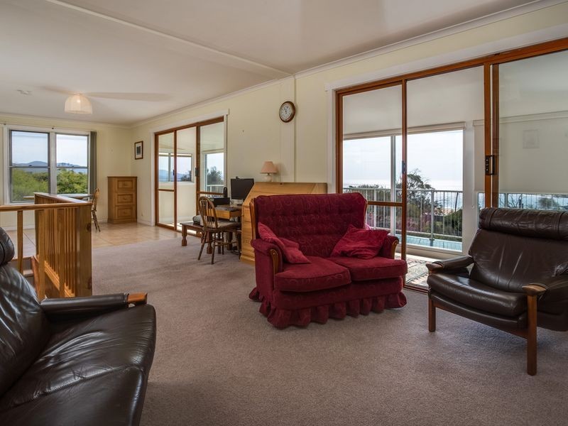 176 Tasman Highway, Bicheno TAS 7215