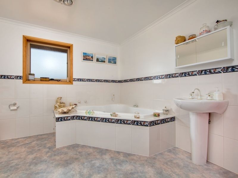 9 Cooks Court, Swansea TAS 7190