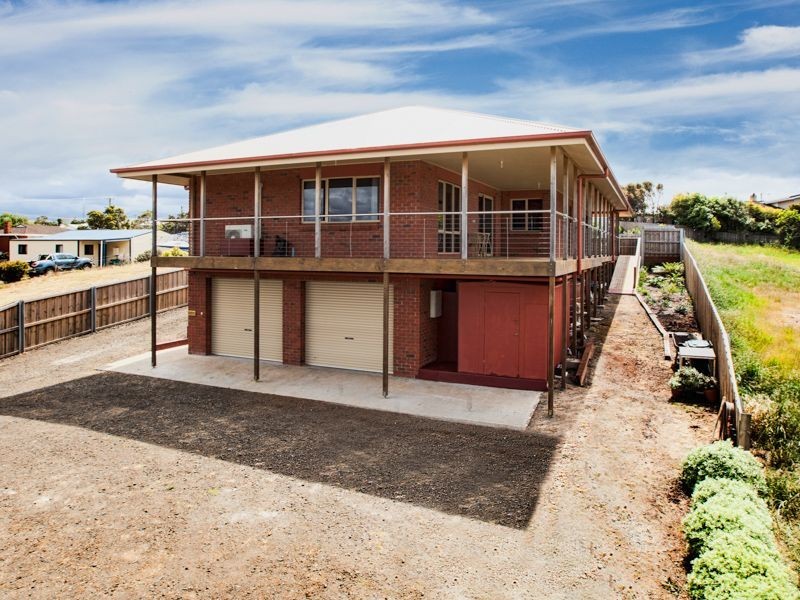 9 Cooks Court, Swansea TAS 7190