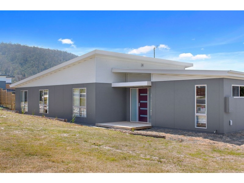 8 Rose Street, Bicheno TAS 7215