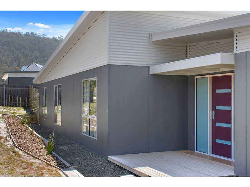 8 Rose Street, Bicheno TAS 7215