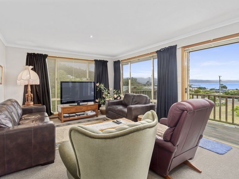 11 Sinclair Street, Bicheno TAS 7215