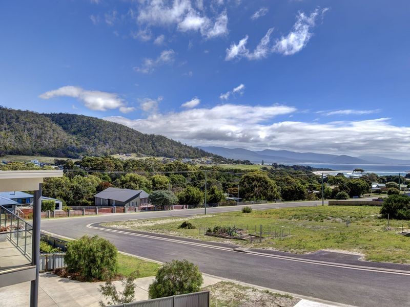 2/3 Gordon Heights, Bicheno TAS 7215