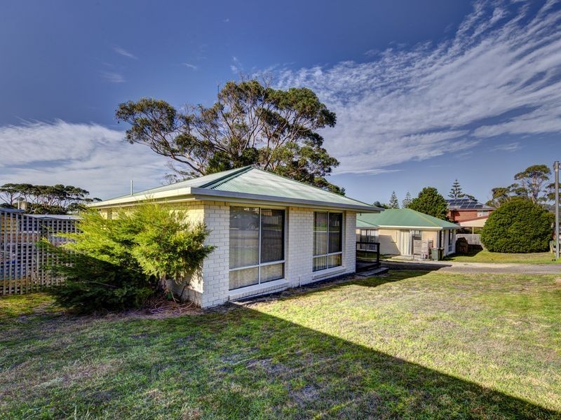 2/25 Douglas Street, Bicheno TAS 7215