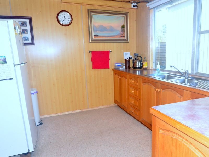 17 Hazards View Drive, Coles Bay TAS 7215