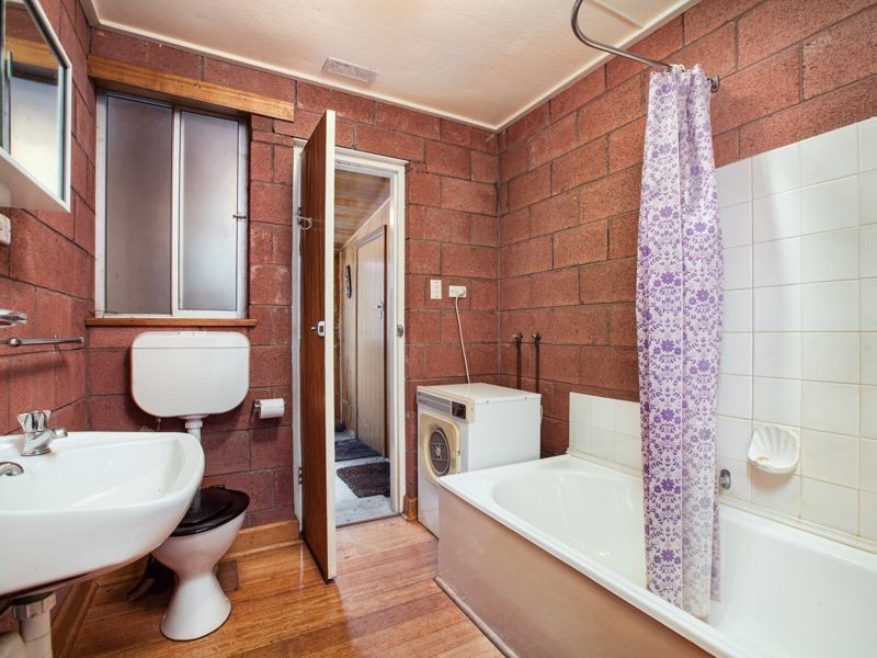 111 Esplanade, Coles Bay TAS 7215