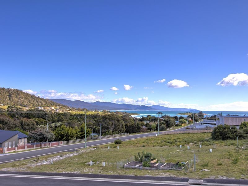 1/3 Gordon Heights, Bicheno TAS 7215