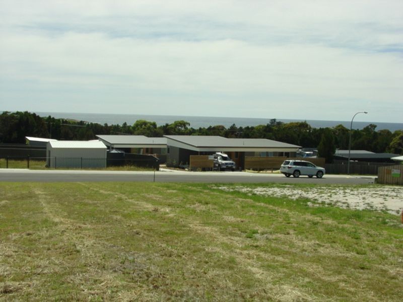 16 Wallace Avenue, Bicheno TAS 7215