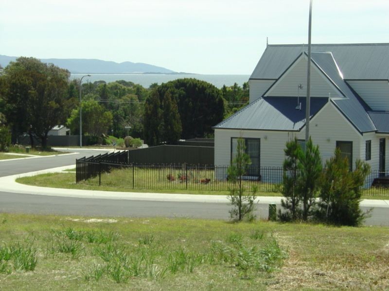 16 Wallace Avenue, Bicheno TAS 7215