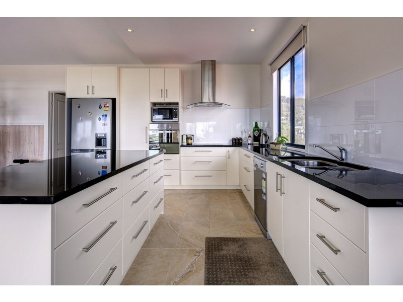 1 Sinclair Street, Bicheno TAS 7215