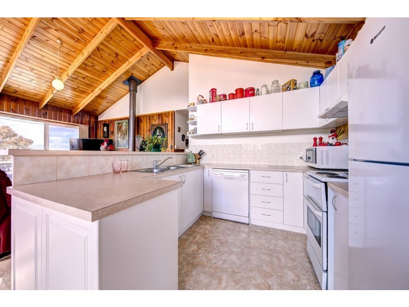 33 Douglas Street, Bicheno TAS 7215