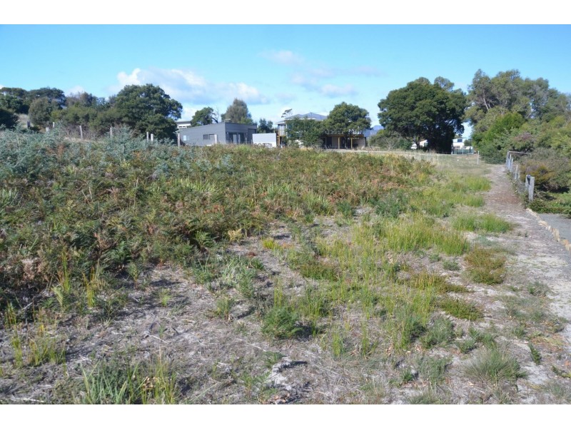 9 Meika Place, Coles Bay TAS 7215