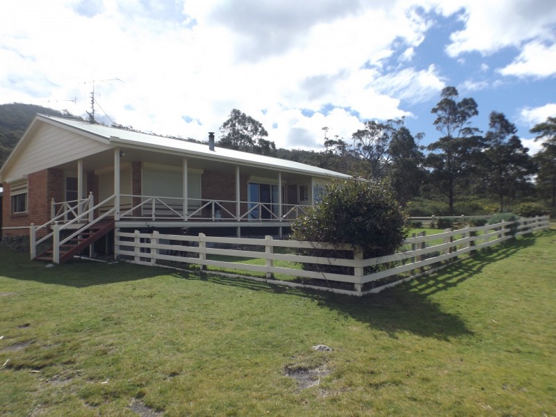 21019 Tasman Highway, Chain Of Lagoons TAS 7215