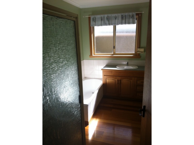 21019 Tasman Highway, Chain Of Lagoons TAS 7215