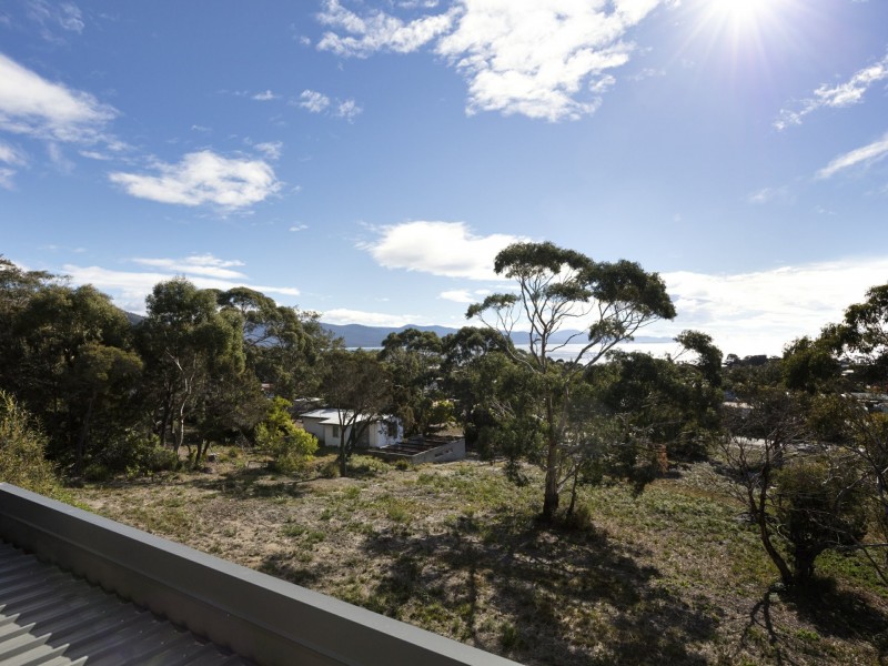 U2/32 Douglas St, Bicheno TAS 7215