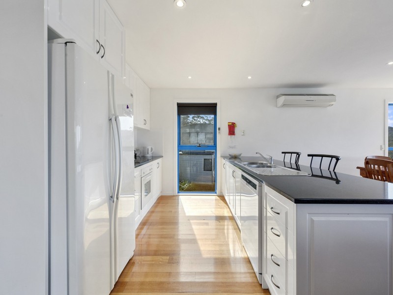 25 Bradley Drive, Coles Bay TAS 7215