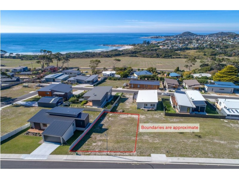 8 Wedgetail Circuit, Bicheno TAS 7215