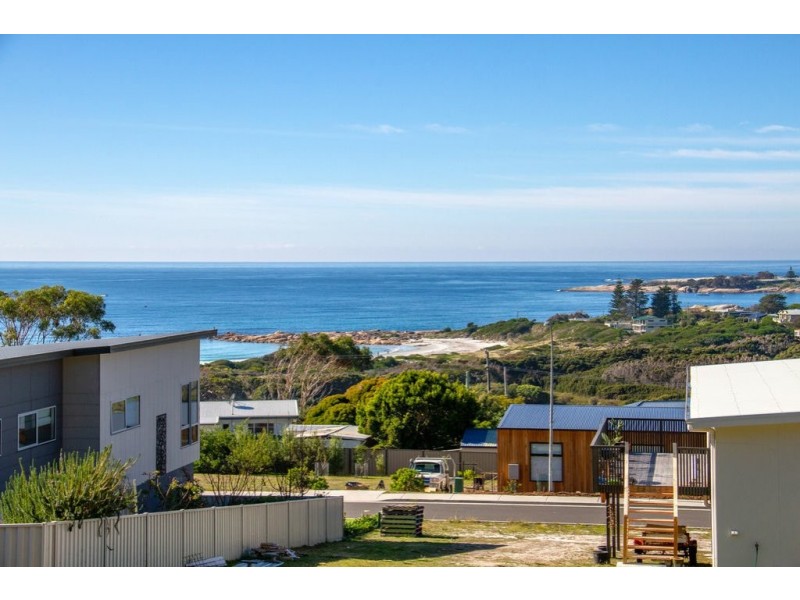 8 Wedgetail Circuit, Bicheno TAS 7215