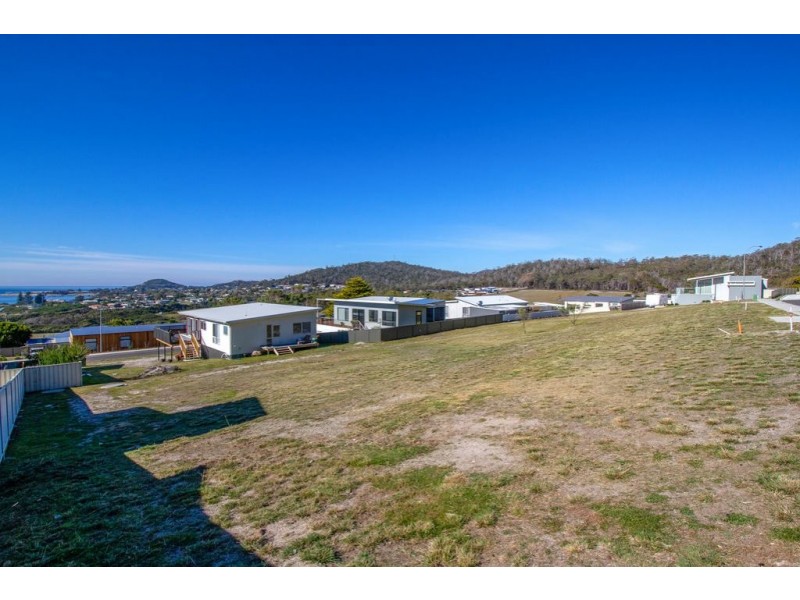 8 Wedgetail Circuit, Bicheno TAS 7215