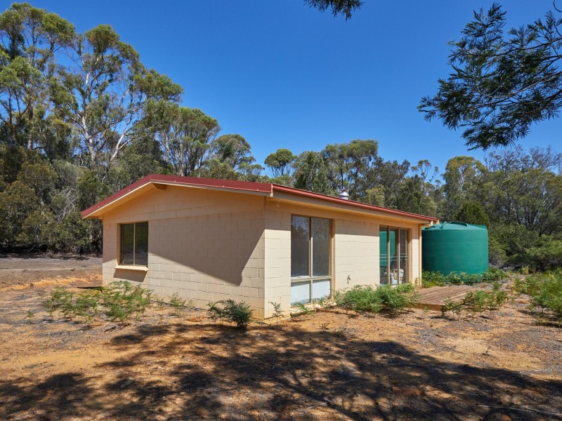 312 Wallaroo Road, Coles Bay TAS 7215