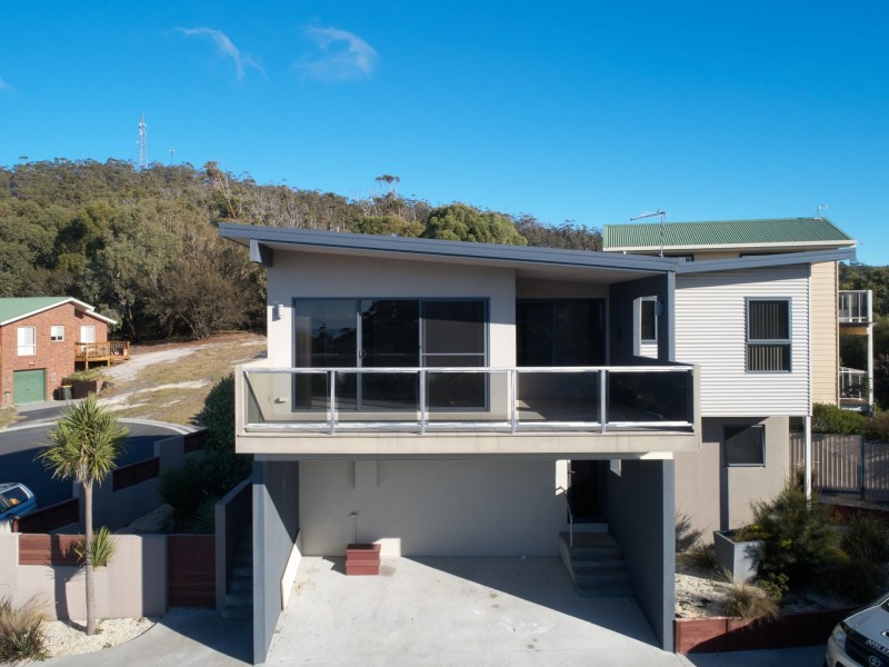 Unit 1/32 Douglas, Bicheno TAS 7215