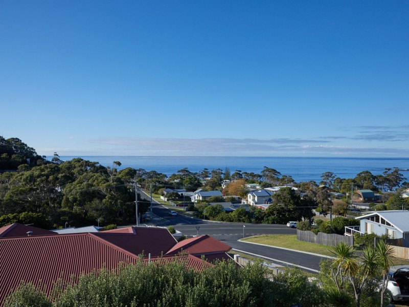 Unit 1/32 Douglas, Bicheno TAS 7215