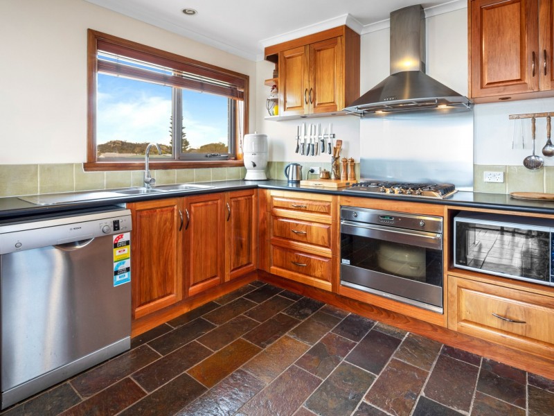 12 Barrett Avenue, Bicheno TAS 7215