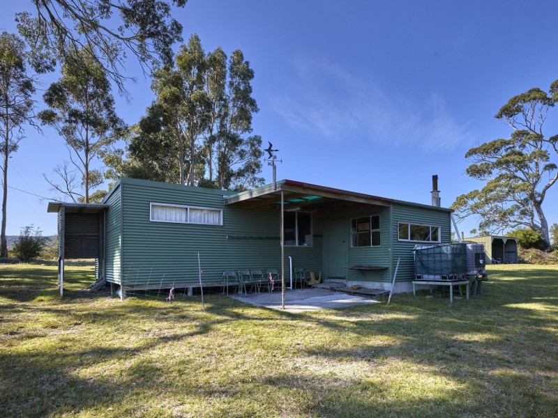 1100 Coles Bay Road, Coles Bay TAS 7215