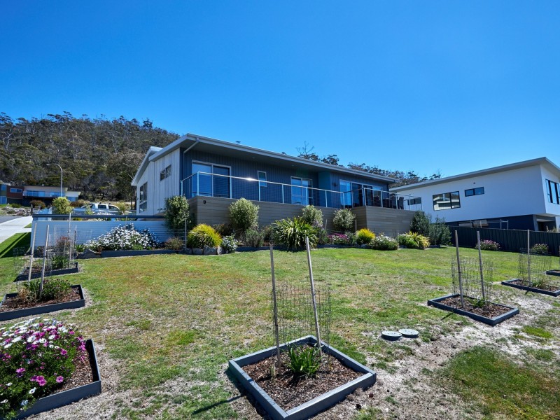 9 Sea Eagle Drive, Bicheno TAS 7215