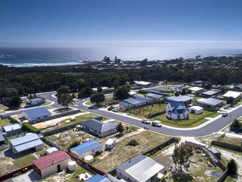 8 Wallace Avenue, Bicheno TAS 7215