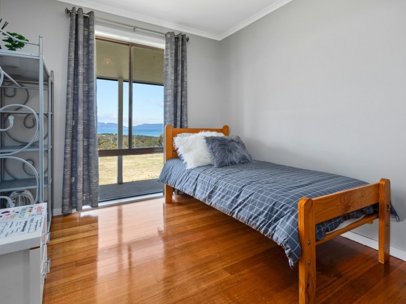 16 Cathcart Street, Swansea TAS 7190