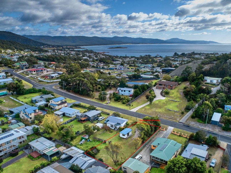 11 Douglas Street, Bicheno TAS 7215