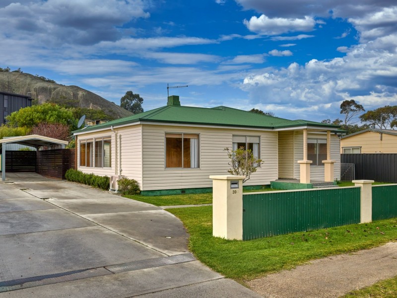 39 Burgess Street, Bicheno TAS 7215