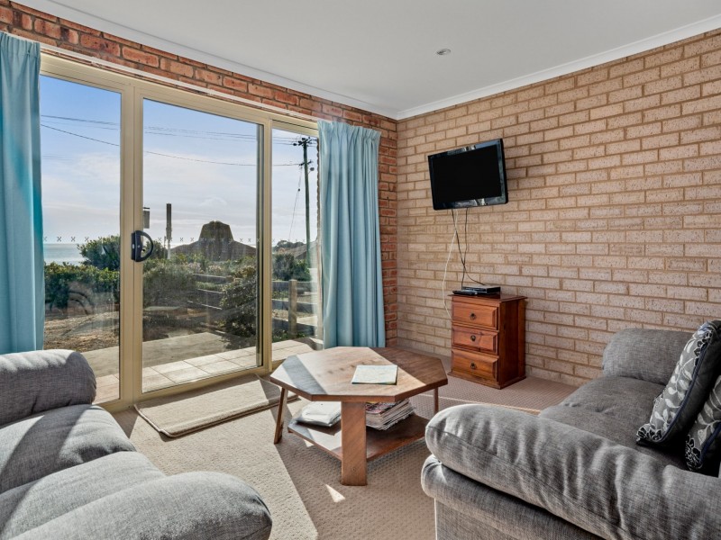 Unit 1/2B Tasman Highway, Bicheno TAS 7215
