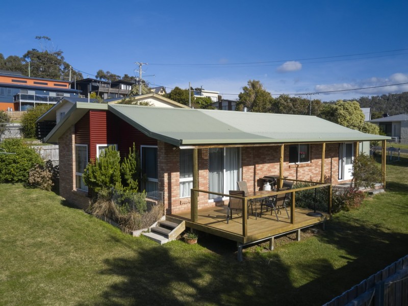 4 Nailer Ave, Bicheno TAS 7215