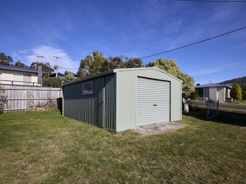 4 Nailer Ave, Bicheno TAS 7215