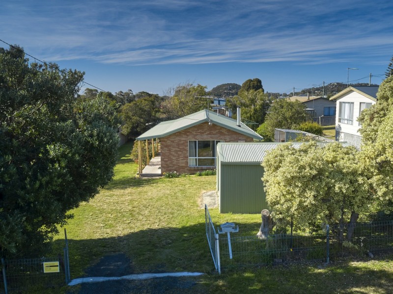 4 Nailer Ave, Bicheno TAS 7215