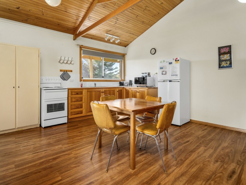 4 Nailer Ave, Bicheno TAS 7215