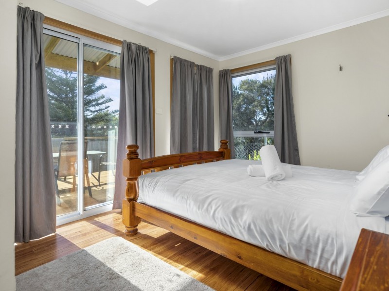 4 Nailer Ave, Bicheno TAS 7215