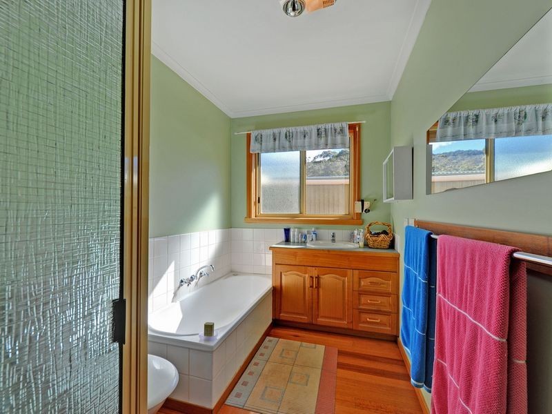 RA 21019 Tasman Highway, Chain Of Lagoons TAS 7215