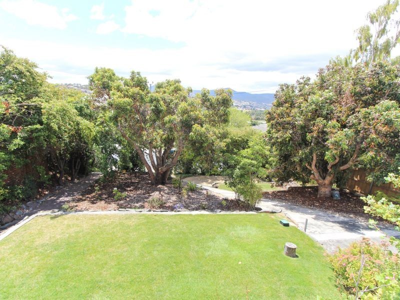 106 Doyle Avenue, Lenah Valley TAS 7008