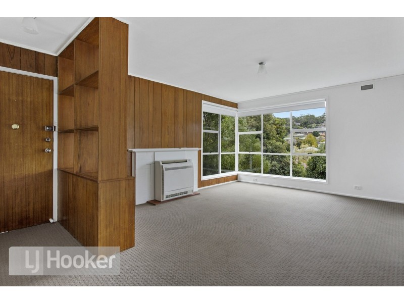 24 Manly Avenue, Lindisfarne TAS 7015