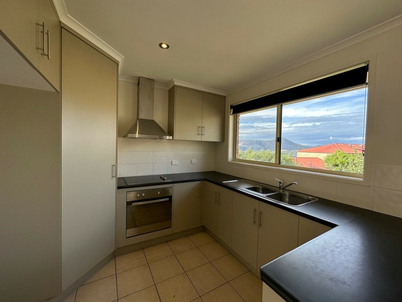 16/3 Russell Road, Claremont TAS 7011